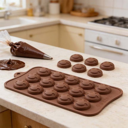 2Pcs Silicone Smiley Face Moulds for Chocolate Cake Ice Tray Jelly Candy Cookie Baking