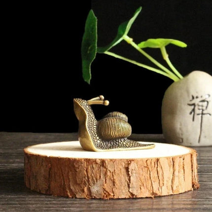2x Vintage Snail Tea Pet Figurines – Mini Desk Ornaments for Tea Ceremony Decor