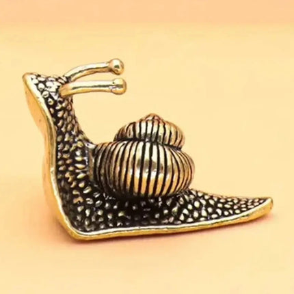2x Vintage Snail Tea Pet Figurines – Mini Desk Ornaments for Tea Ceremony Decor