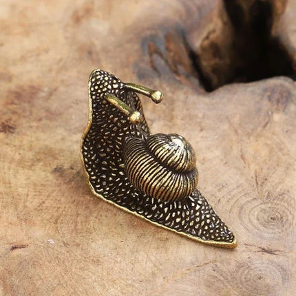 2x Vintage Snail Tea Pet Figurines – Mini Desk Ornaments for Tea Ceremony Decor