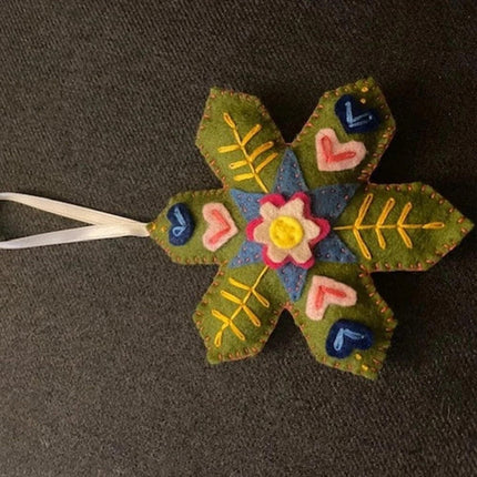 4PCS Random Color Finished DIY Christmas Snowflake Felt Ornaments - Ready-to-Use Craft Decor Kit for Holiday Tree Hanging, Home Party Decoration