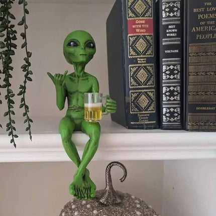 2025 Ingredientp Funny Alien Artwork, Alien Drinking Beer, Funny Alien Statue