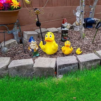 Sassy Middle Finger Rubber Duck: Distinctive Prank Figurine – A Witty Gag Gift That’ll Make Anyone Chuckle