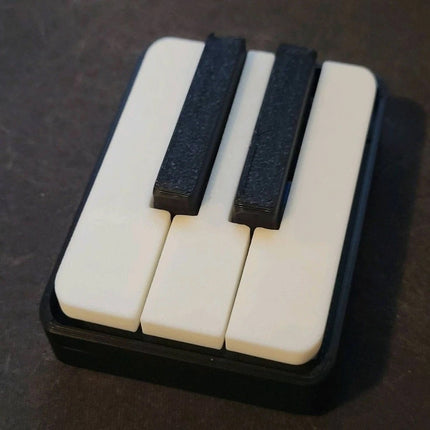 3D Printed Piano Keyboard Fidget Clicker Keychain, Novelty Stress Relief Toy